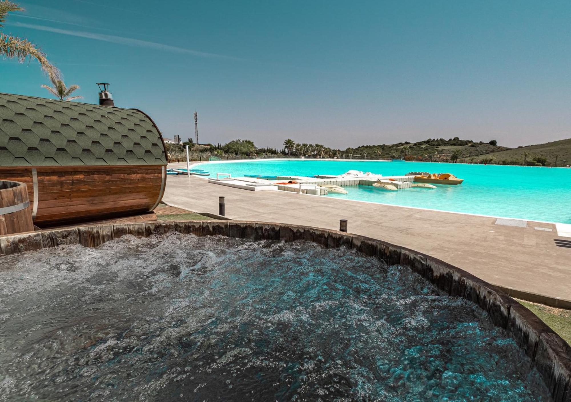 Alcazaba Lagoon 2425 Luxury Private Beach 埃斯特波纳 外观 照片