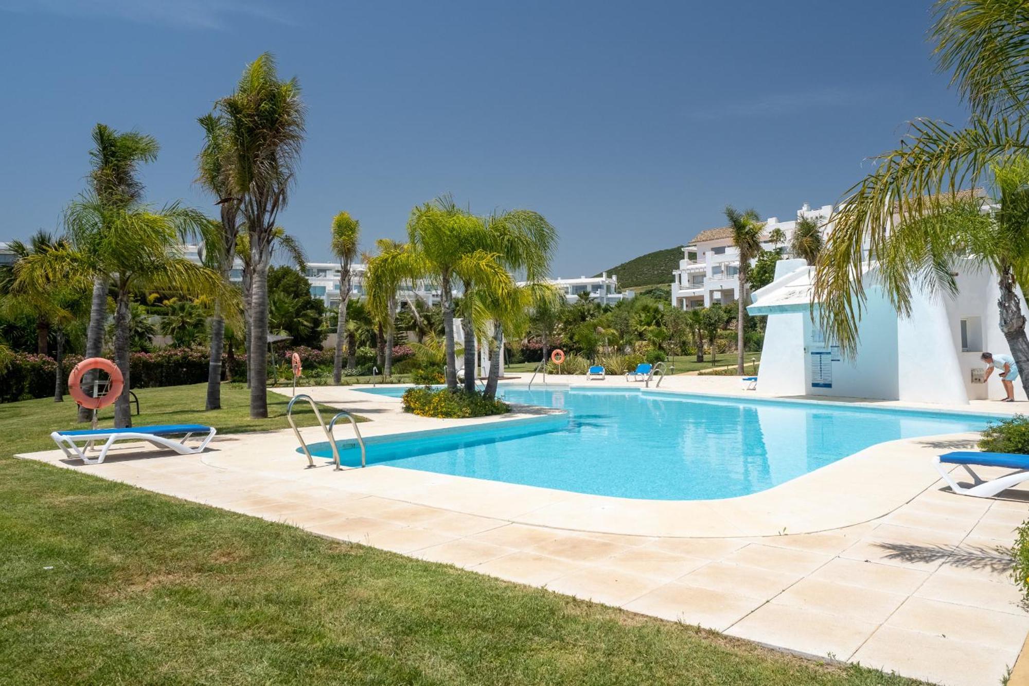 Alcazaba Lagoon 2425 Luxury Private Beach 埃斯特波纳 外观 照片